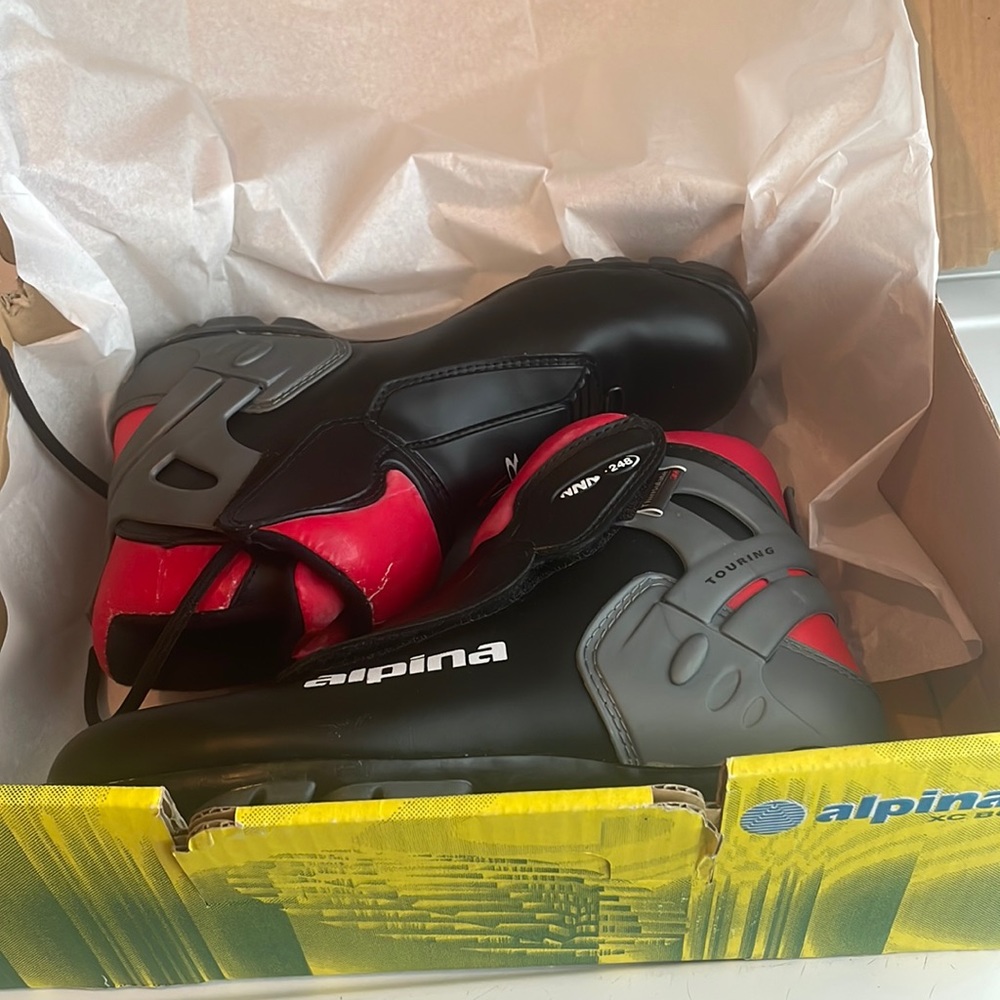 Alpina XC boots touring NNN 248 Thinsulate Nordic Cross country ski boots sz 41